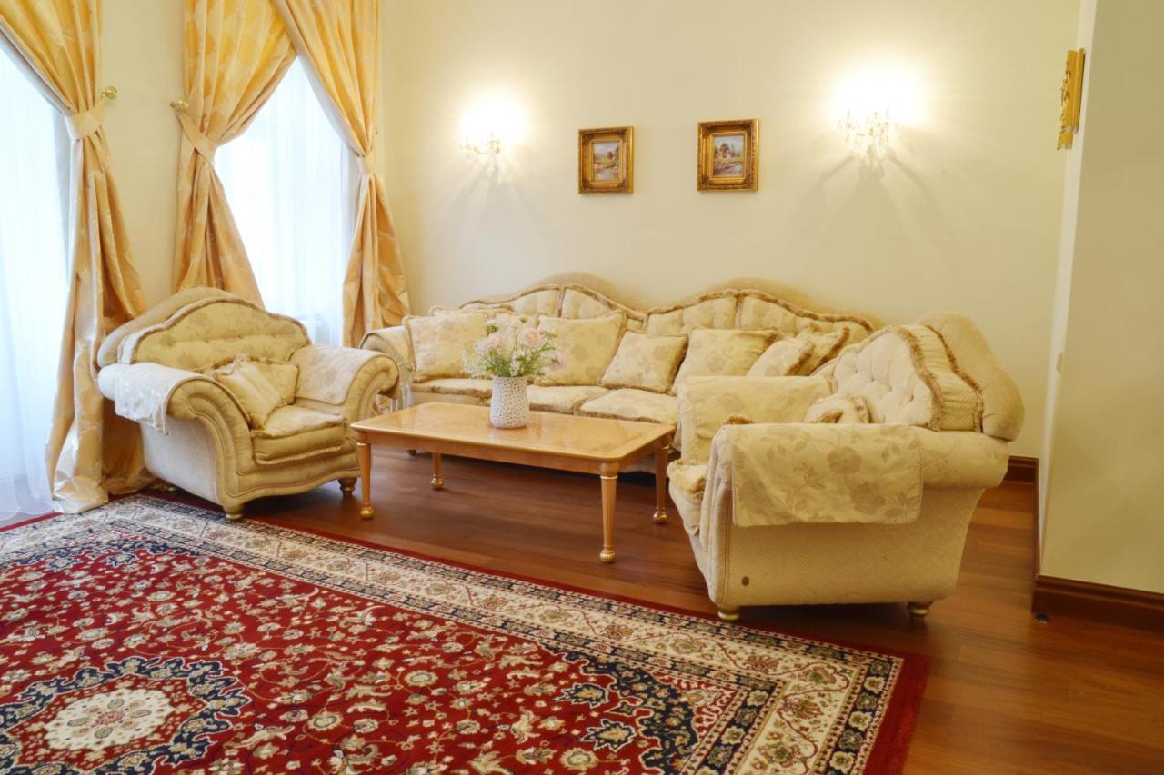 Apartma Premium Karlovy Vary Bagian luar foto