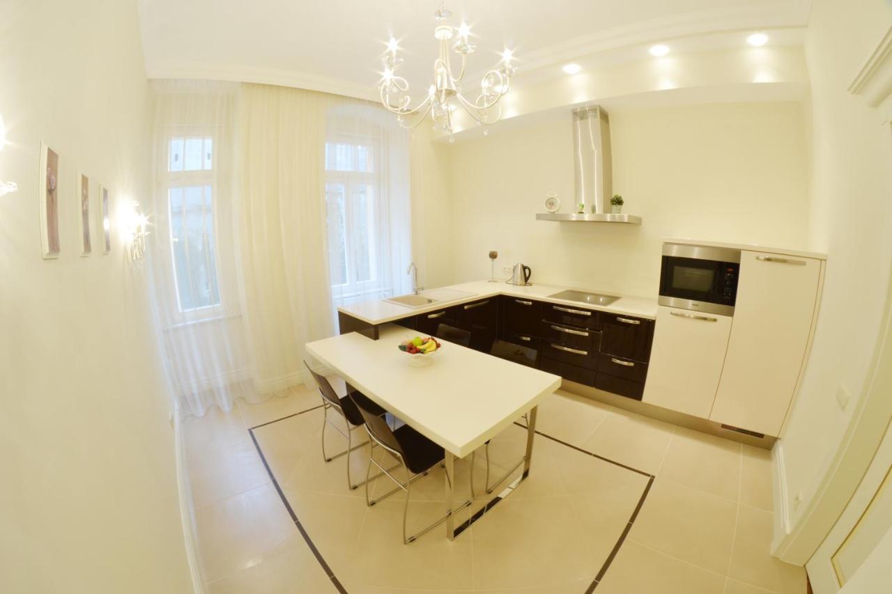 Apartma Premium Karlovy Vary Bagian luar foto