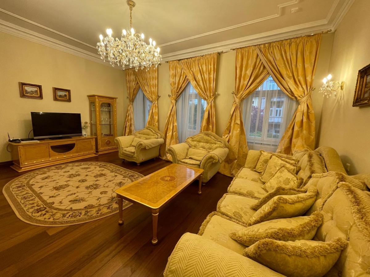 Apartma Premium Karlovy Vary Bagian luar foto