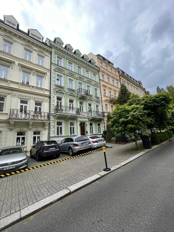 Apartma Premium Karlovy Vary Bagian luar foto