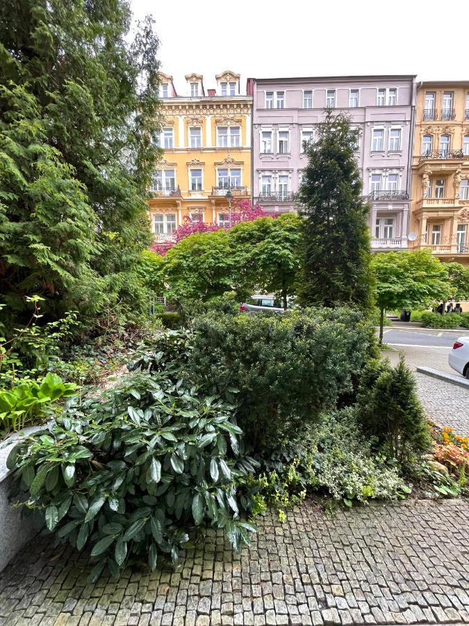 Apartma Premium Karlovy Vary Bagian luar foto