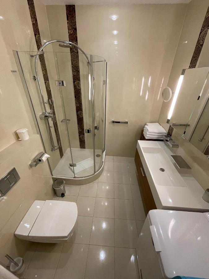 Apartma Premium Karlovy Vary Bagian luar foto