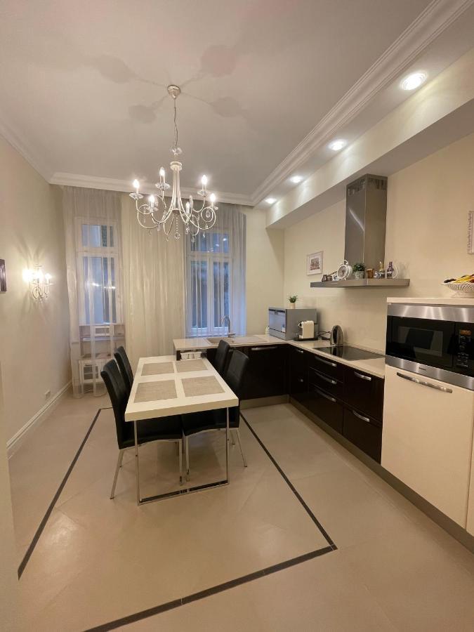 Apartma Premium Karlovy Vary Bagian luar foto