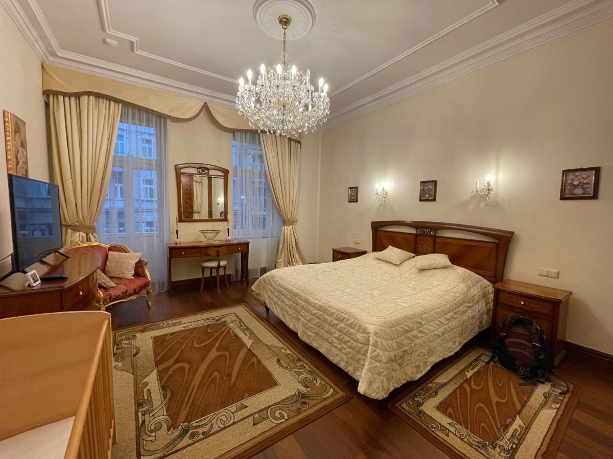 Apartma Premium Karlovy Vary Bagian luar foto