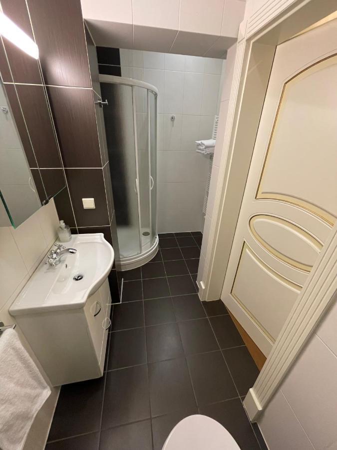 Apartma Premium Karlovy Vary Bagian luar foto