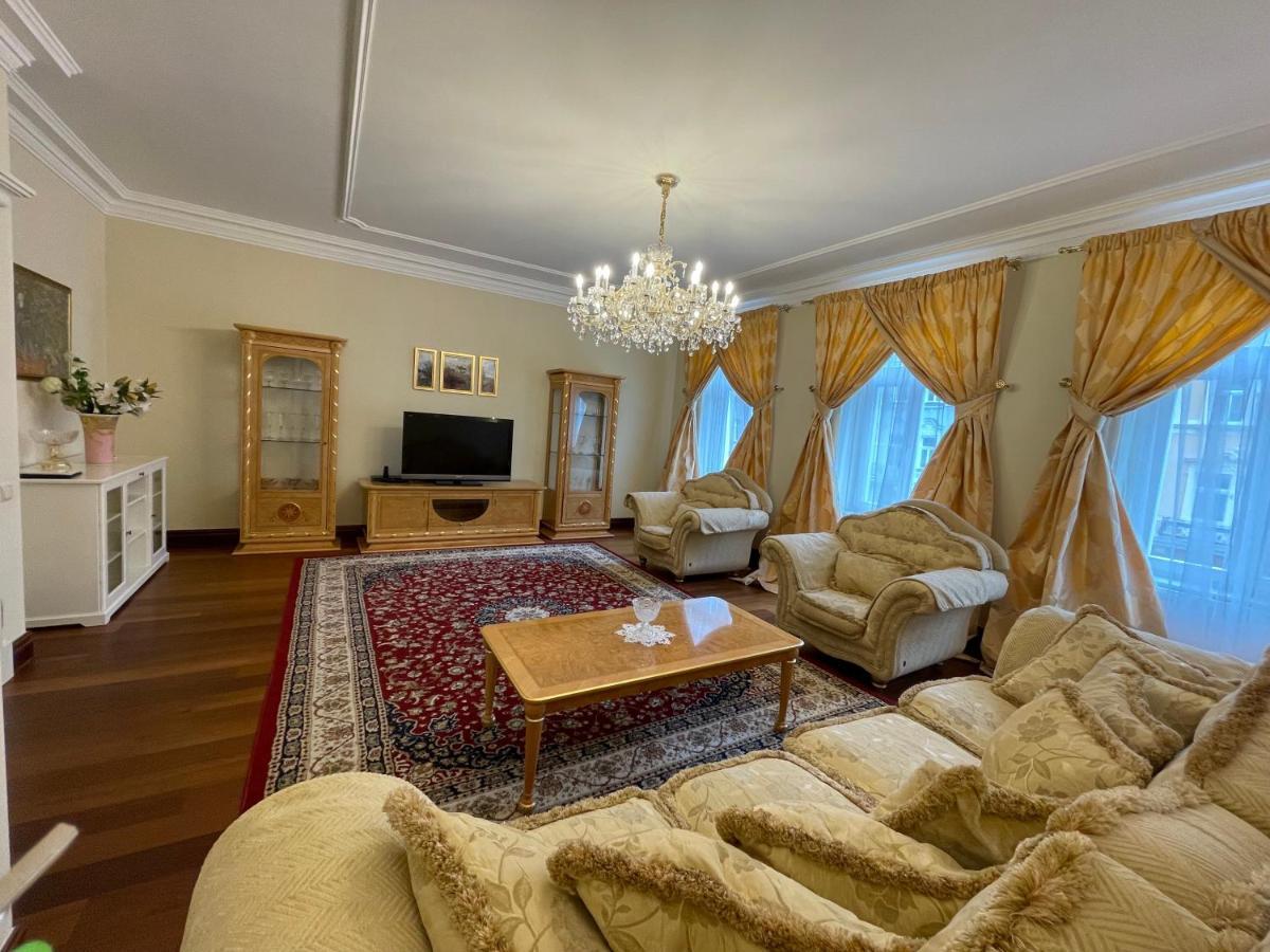 Apartma Premium Karlovy Vary Bagian luar foto