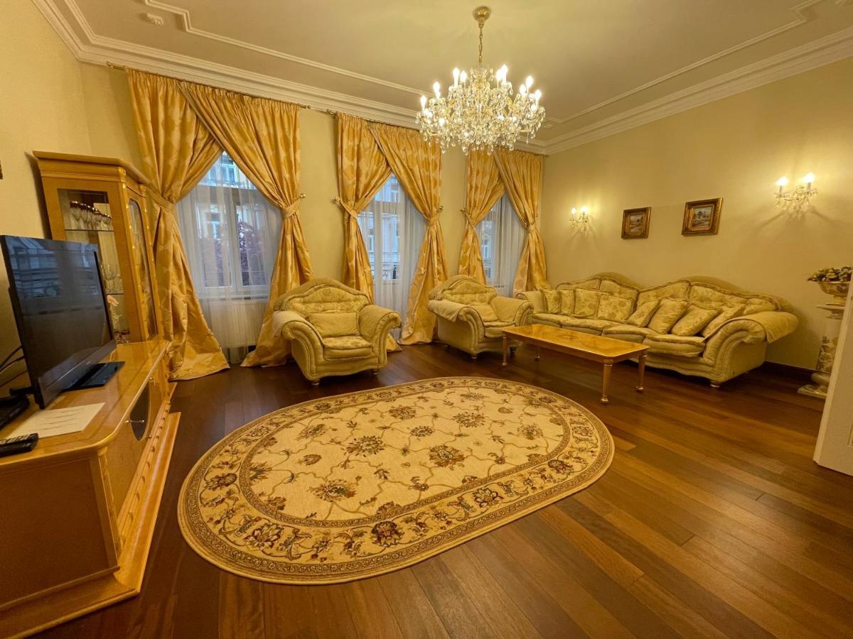 Apartma Premium Karlovy Vary Bagian luar foto
